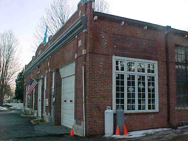 Building photograph for 8 UNDERMOUNTAIN ROAD